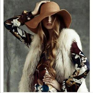 Gorgeous faux fur vest size US 8